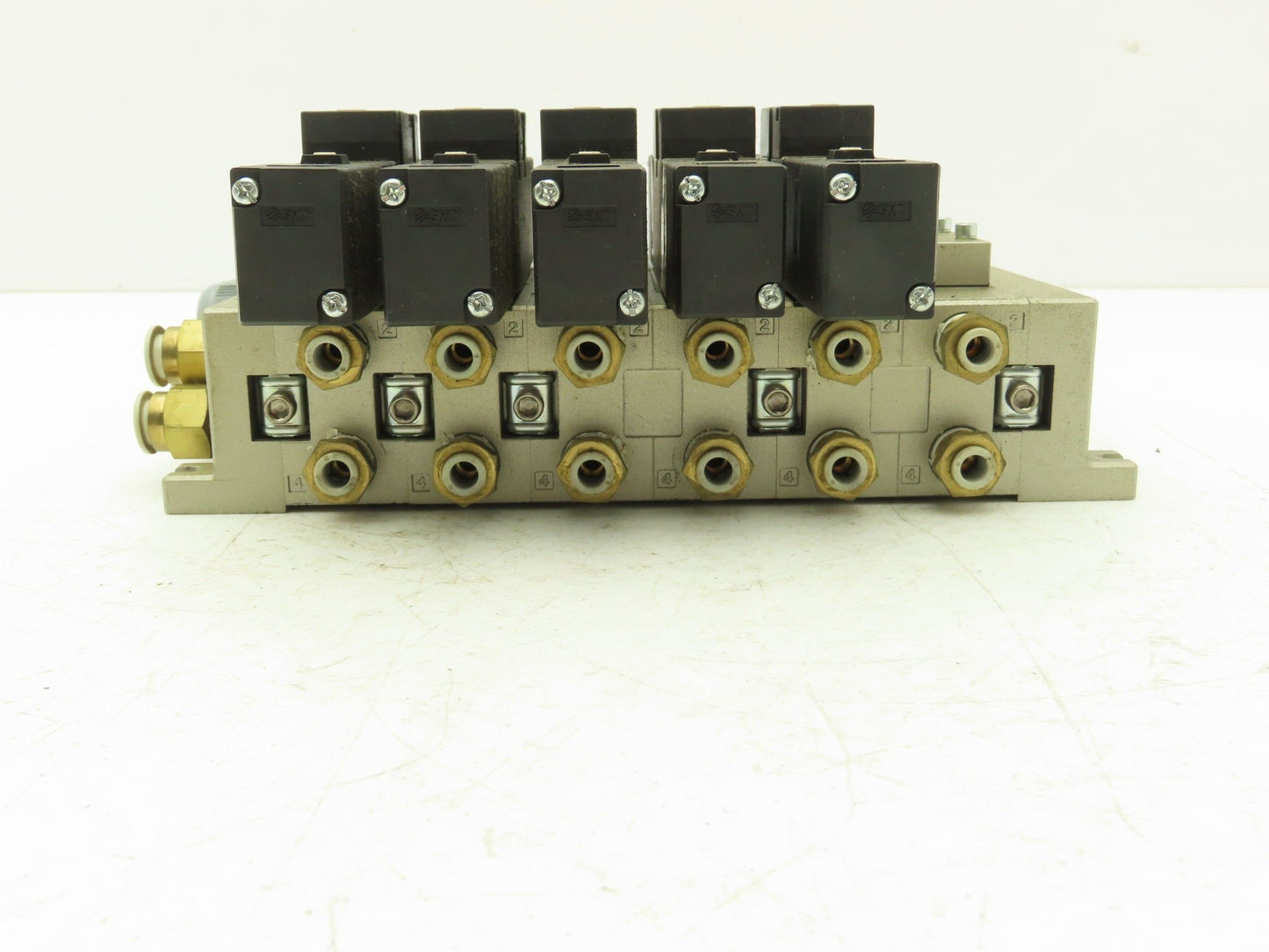 SMC VFS2300-5FZ Pneumatic 6-Station Solenoid Manifold w/5 Valves 24VDC VFS2000
