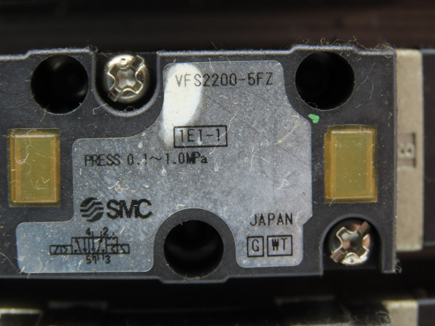 SMC VFS2300-5FZ Pneumatic 8-Station Solenoid Manifold w/6 Valves 24VDC VFS2000