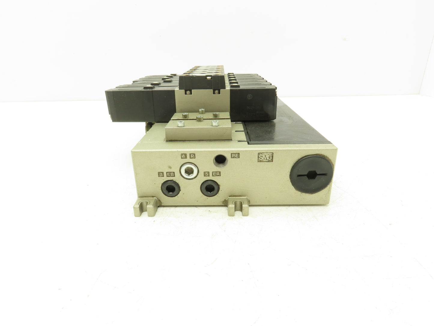 SMC VFS2300-5FZ Pneumatic 8-Station Solenoid Manifold w/6 Valves 24VDC VFS2000