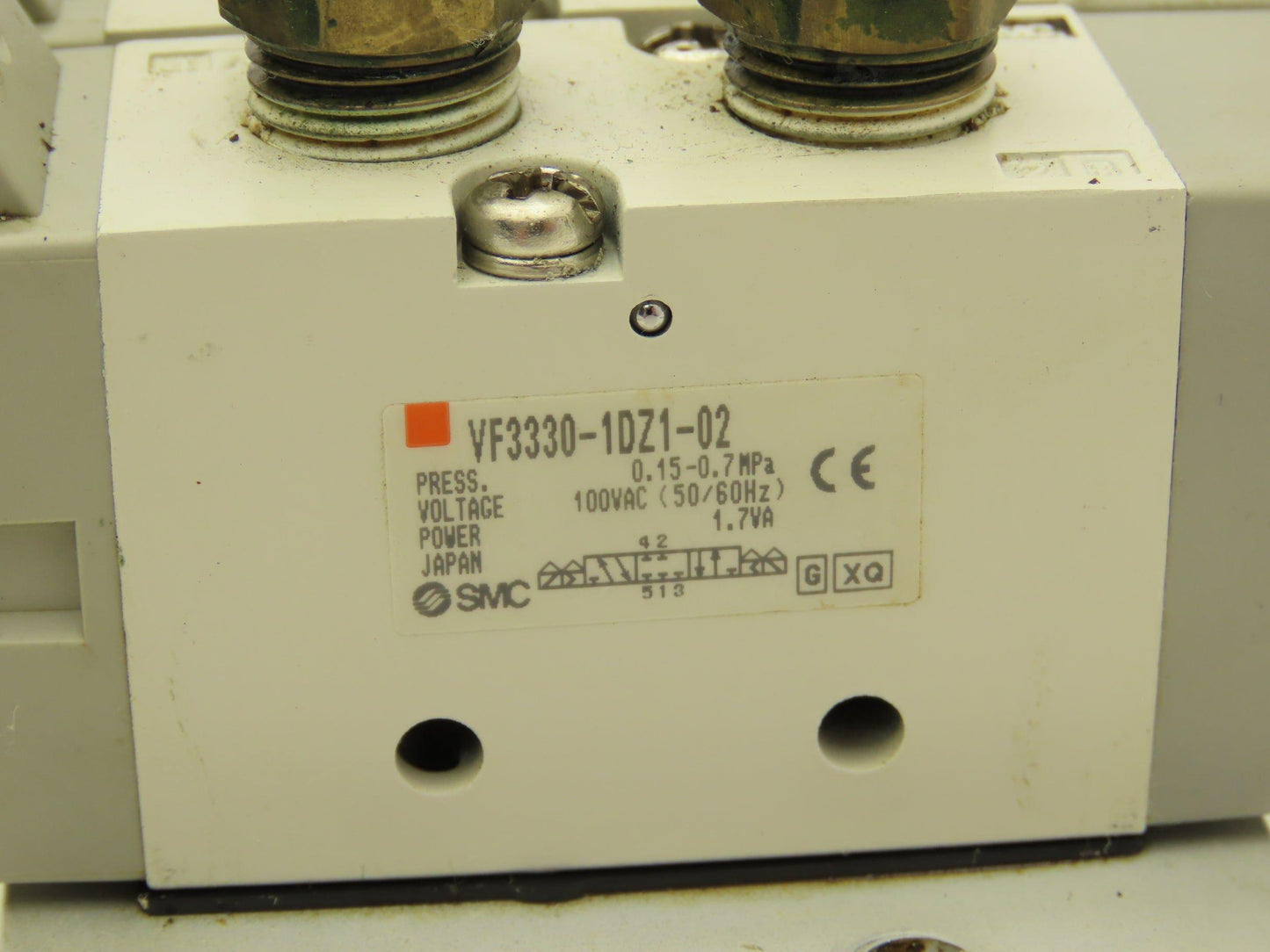 SMC VF3330-1DZ1-02 Pneumatic 4-Station Solenoid Valve Manifold 110VAC 4/5-way