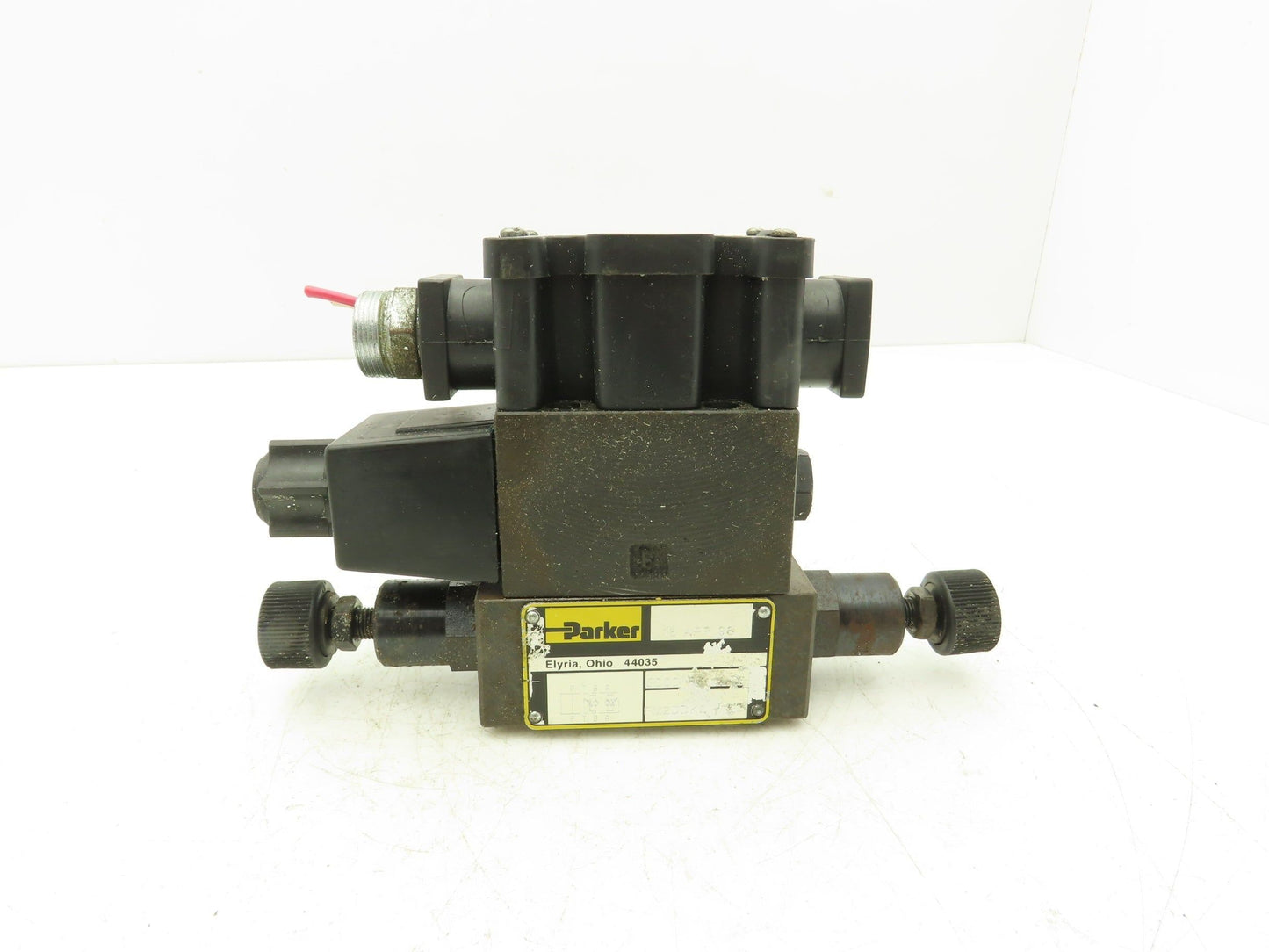 Parker D1VW20BNYCH-75 Hydraulic Solenoid Valve 2-Position 120VAC .5A 5000 psi
