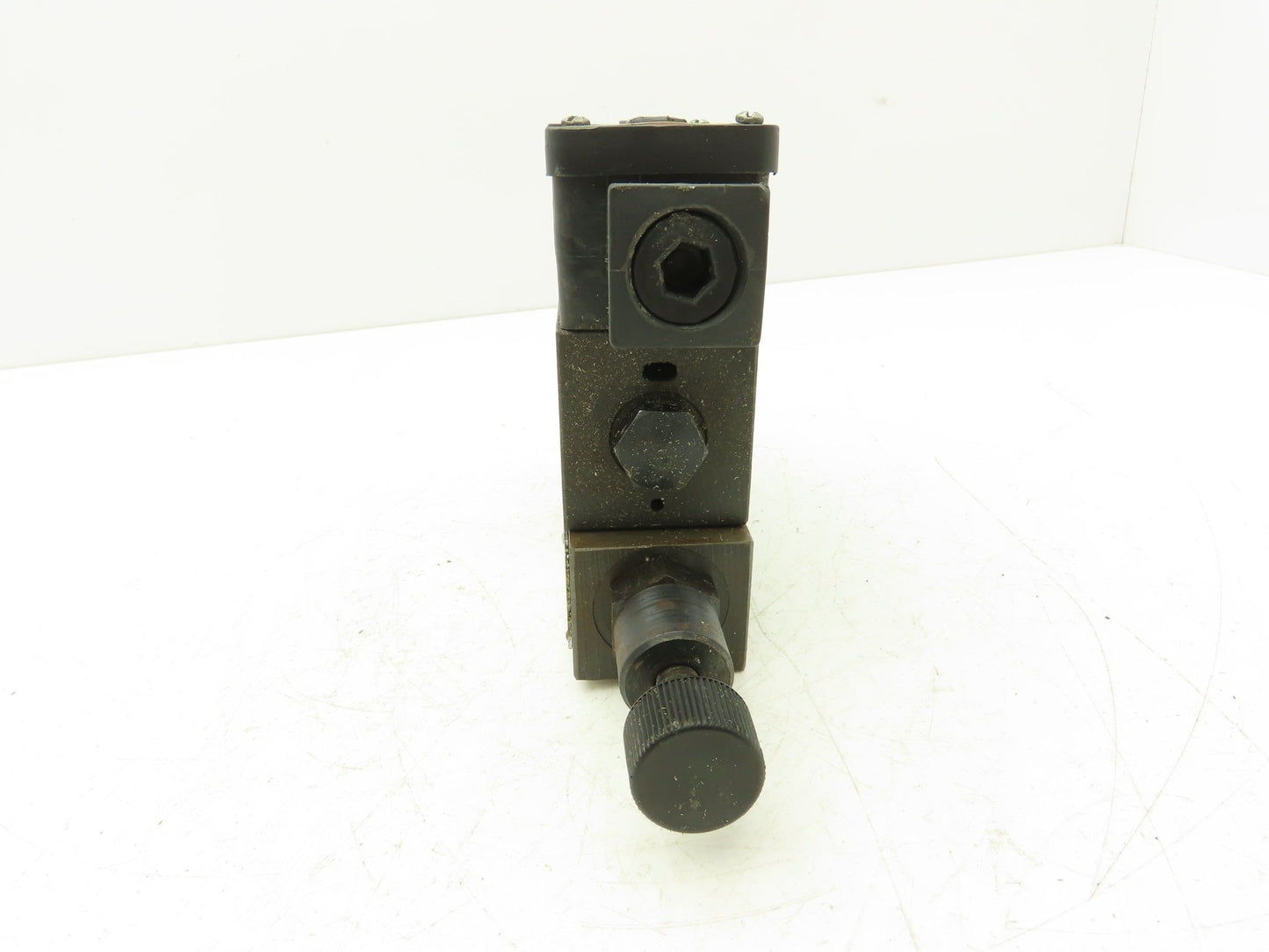 Parker D1VW20BNYCH-75 Hydraulic Solenoid Valve 2-Position 120VAC .5A 5000 psi