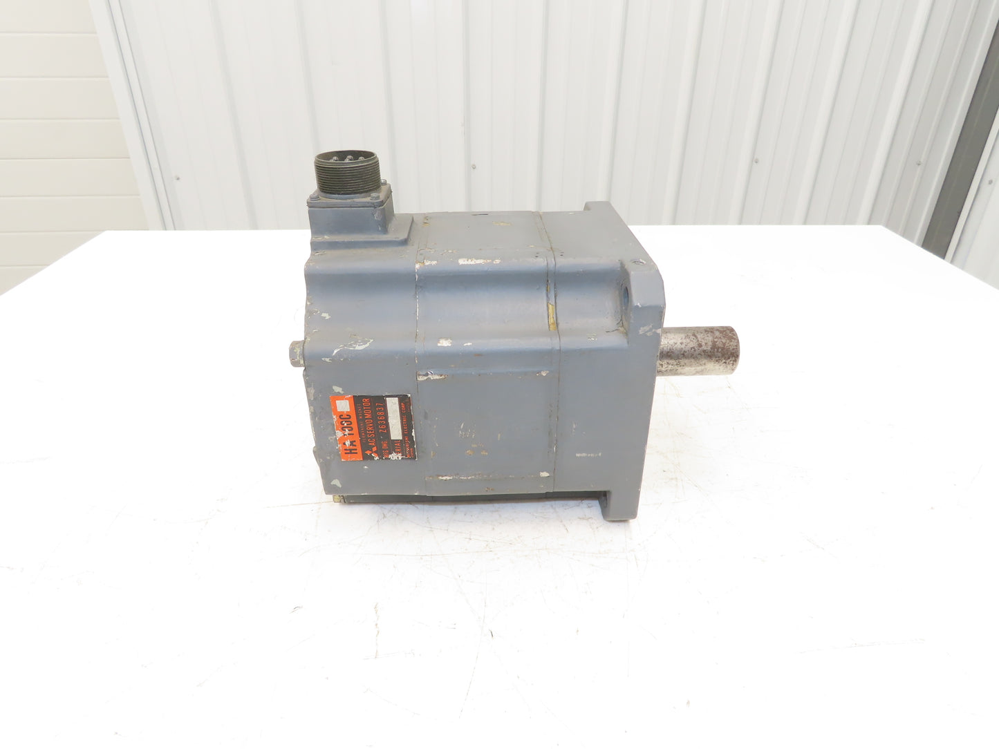 Mitsubishi Z636837 HA 100C AC Servo Permanent Magnet Motor No Encoder