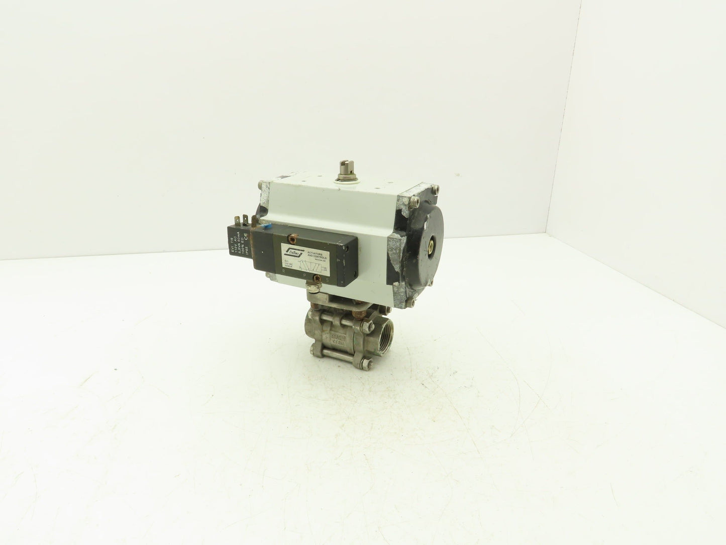Unitorq M-74 K4/4 DLS Pneumatic Actuator with 1"NPT Sharpe Ball Valve 1000psi