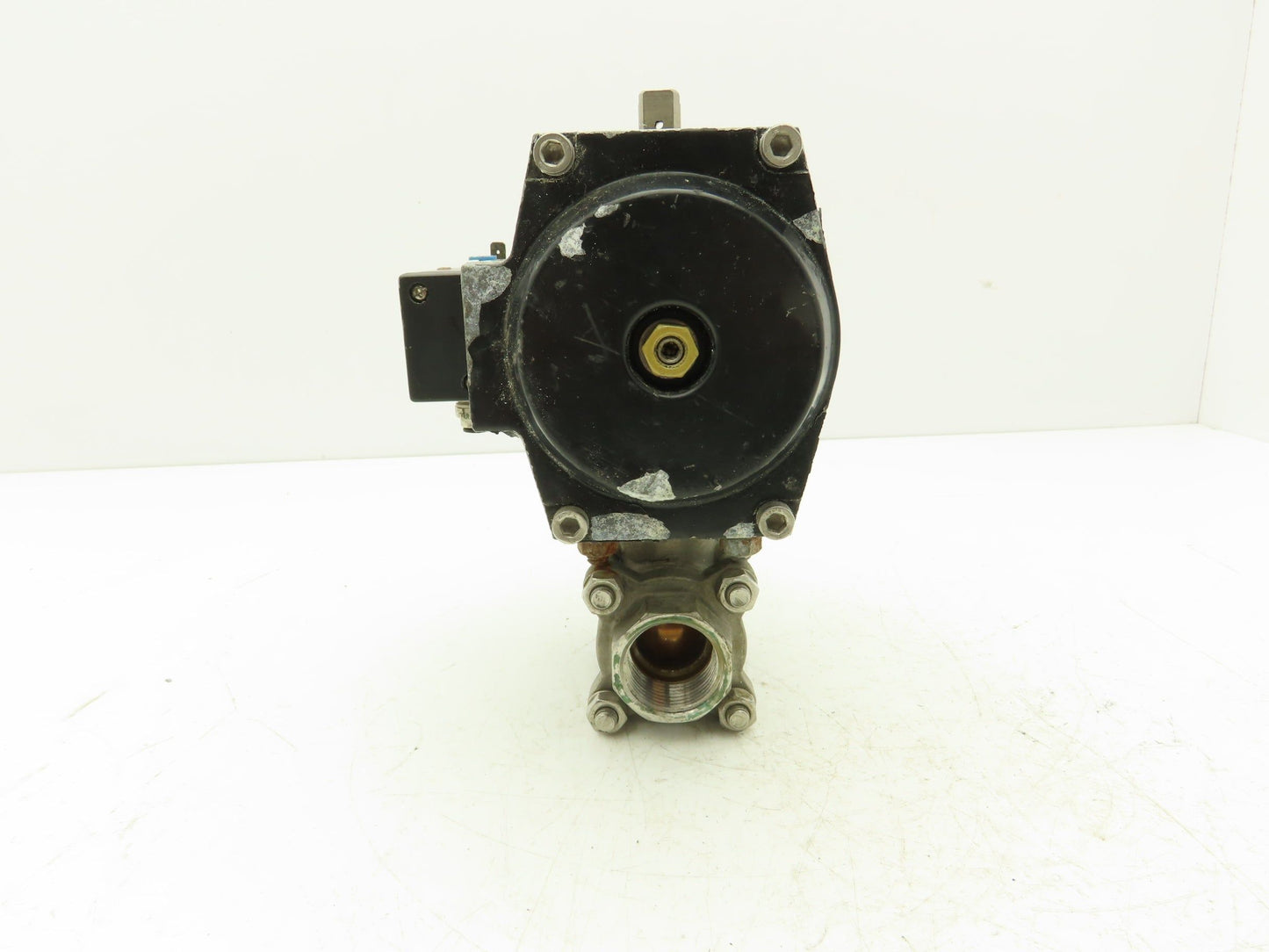 Unitorq M-74 K4/4 DLS Pneumatic Actuator with 1"NPT Sharpe Ball Valve 1000psi