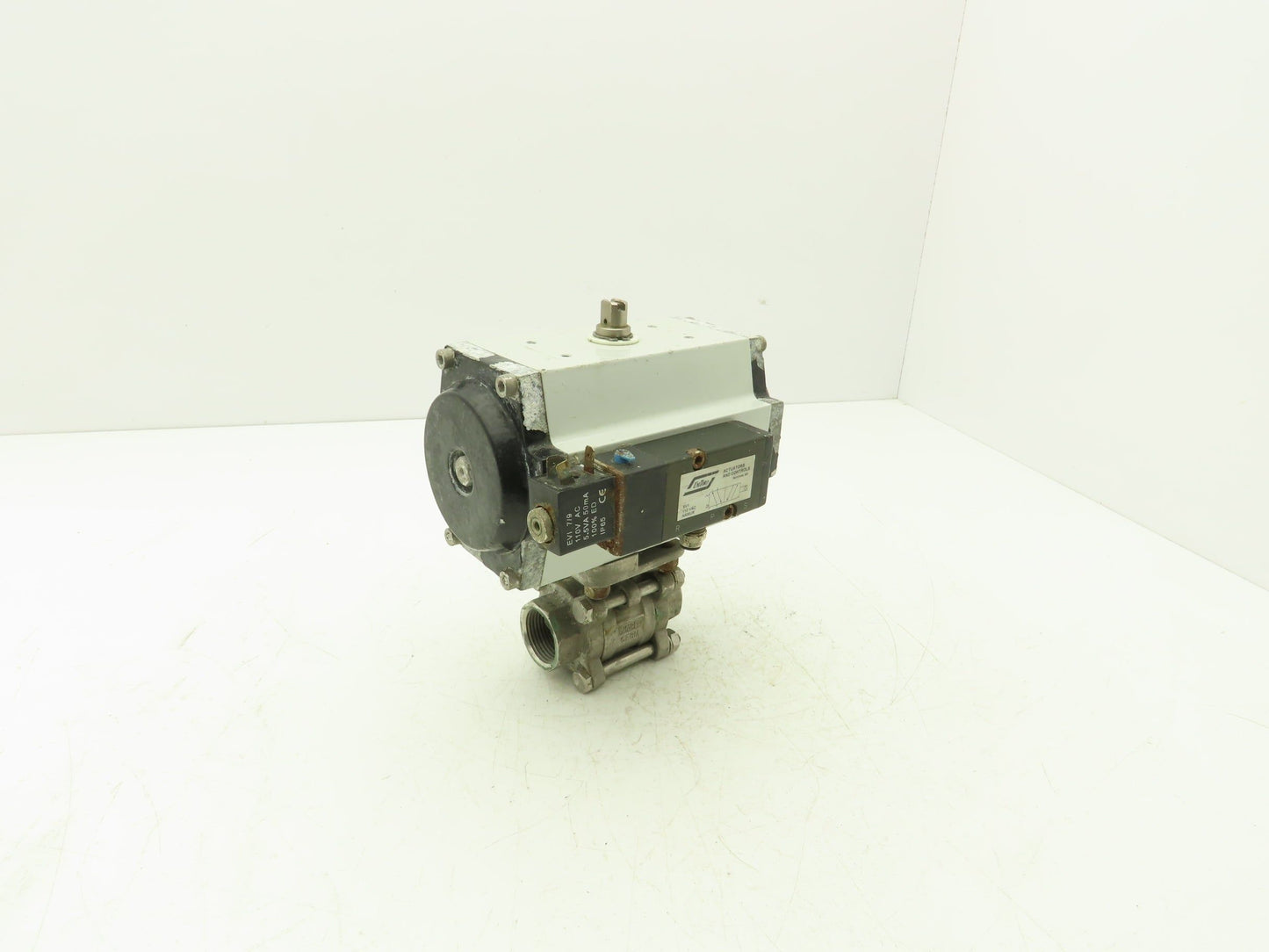Unitorq M-74 K4/4 DLS Pneumatic Actuator with 1"NPT Sharpe Ball Valve 1000psi