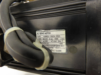 Yaskawa SGMGH-13A2A-YR23 AC Servo Motor 1300W 8.34Nm 1500 RPM Encoder