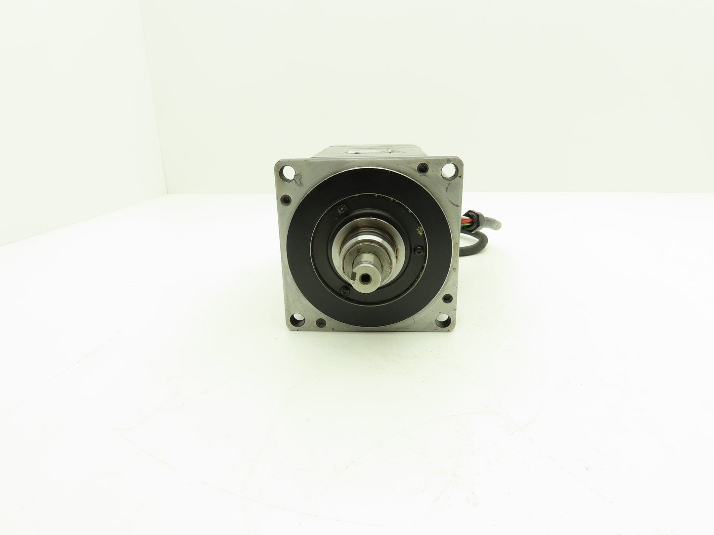 Yaskawa SGMP-15AWYR12 AC Servo Motor 1500W 4.77Nm 1500 RPM Encoder **READ**