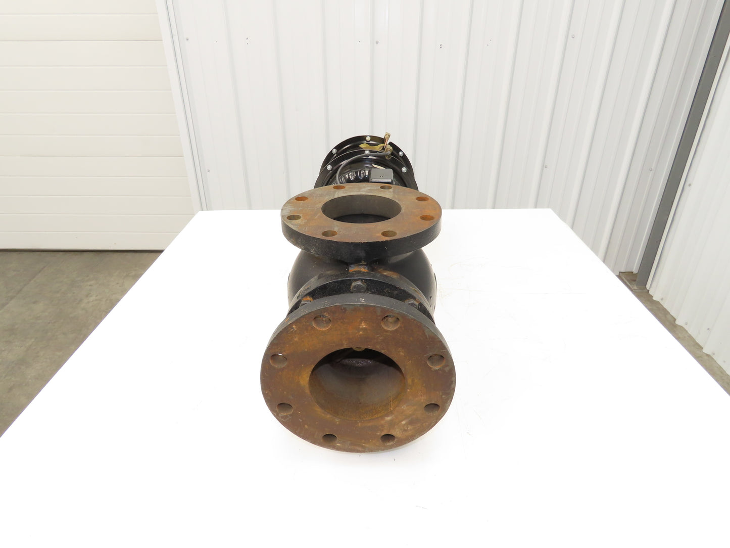 Johnson Controls VG2831WN+867E01 3-Way Globe Valve 5" Flanged Pneumatic Actuator