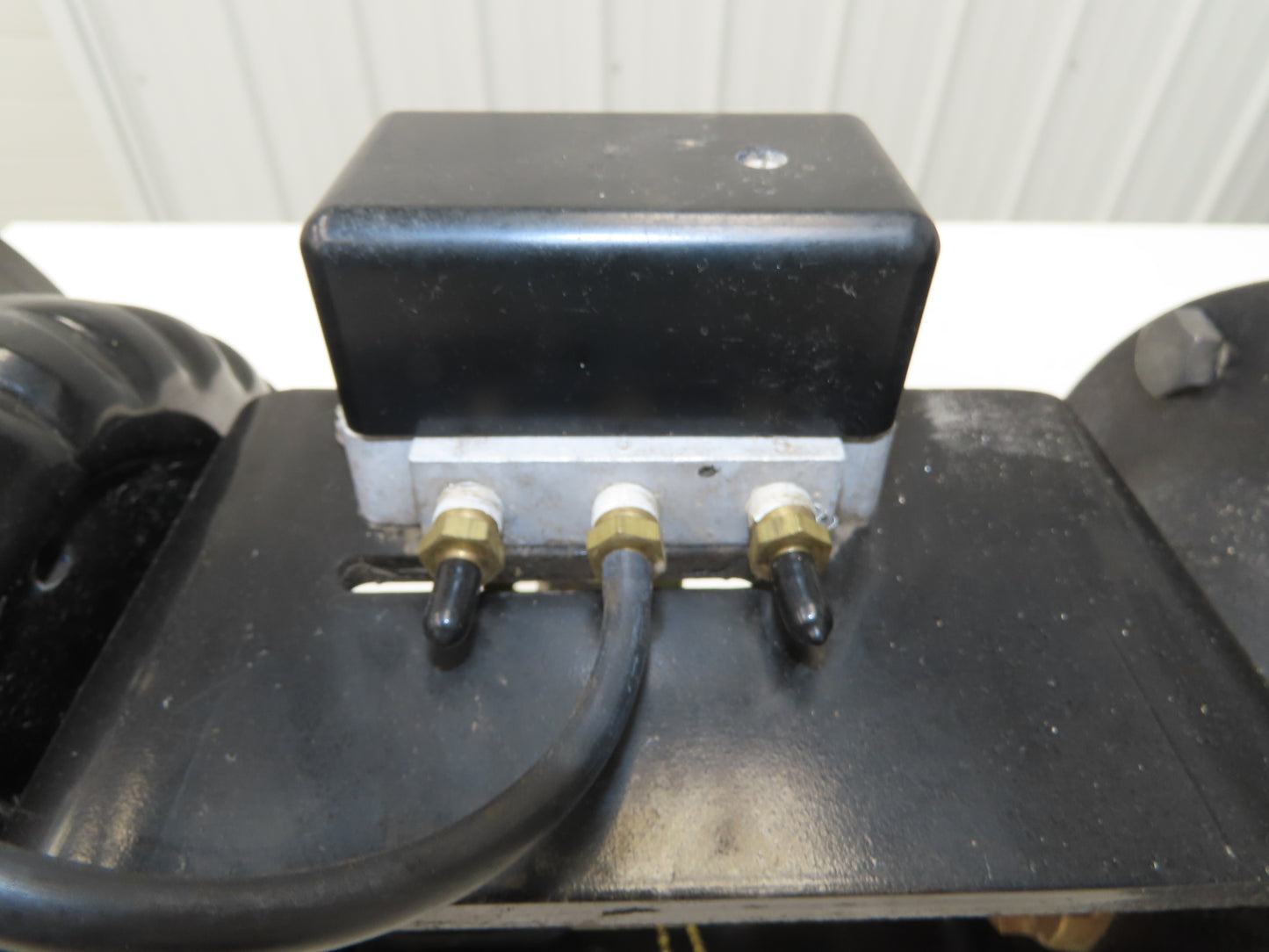 Johnson Controls VG2831WN+867E01 3-Way Globe Valve 5" Flanged Pneumatic Actuator