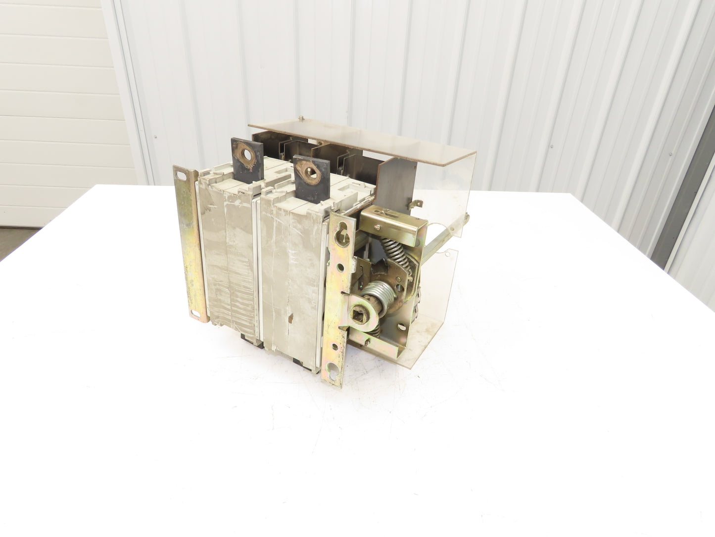 ABB OESA-F600JT6-2 Fusible Disconnect Switch 600A 600VAC 2 Pole Fused