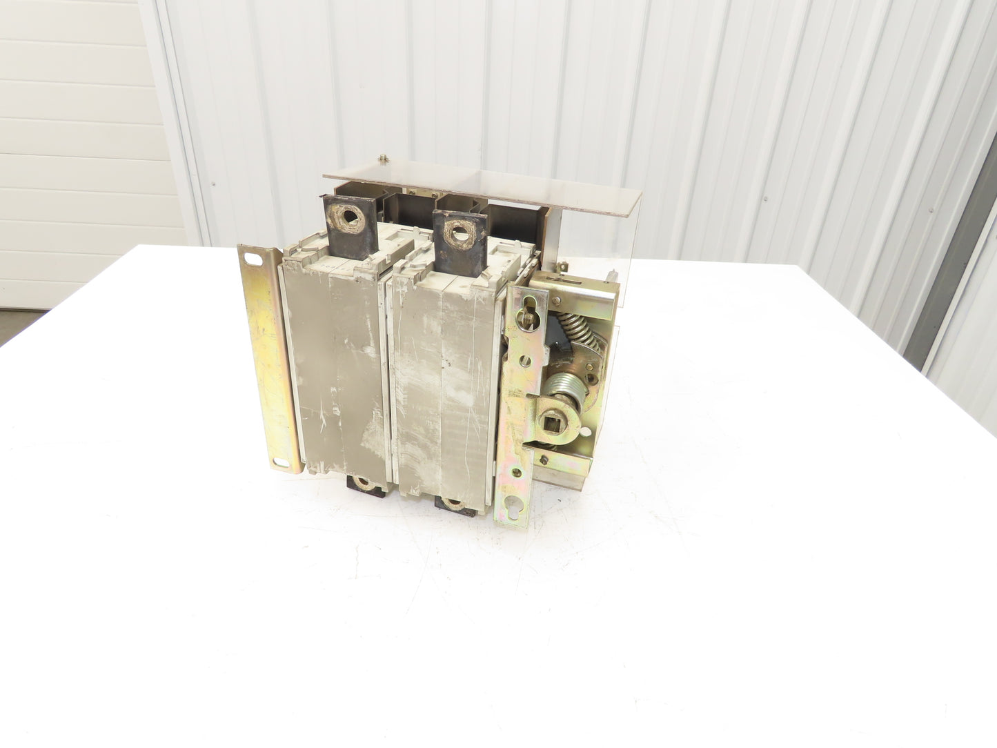 ABB OESA-F600JT6-2 Fusible Disconnect Switch 600A 600VAC 2 Pole Fused