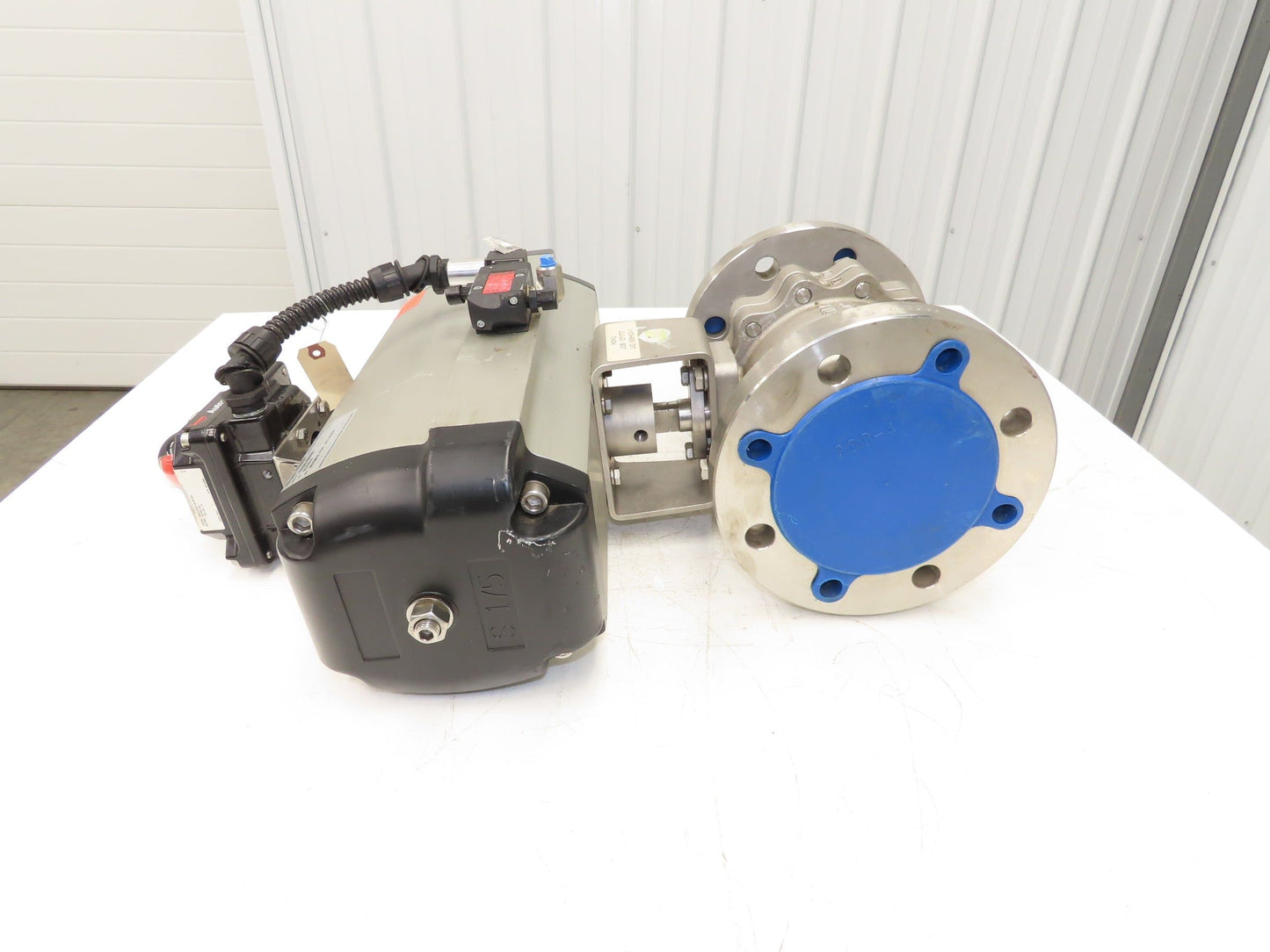 Flowserve B175S10 4" SS Flanged Ball Valve #300 Automax Pneumatic Actuator 24VDC