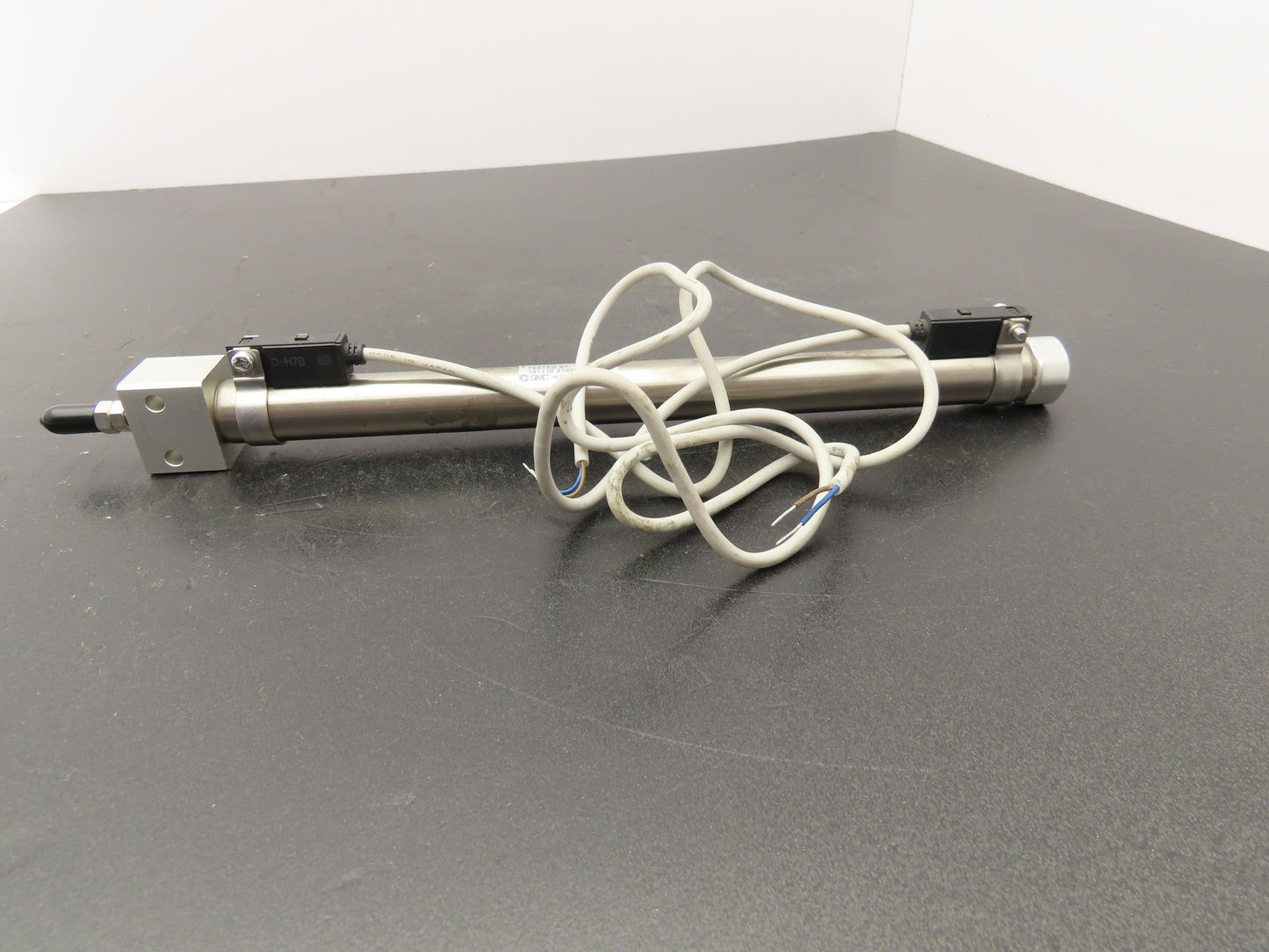 SMC CDJ2RA16-200R-H7B Pneumatic Air Cylinder 15mm Bore 200mm Stroke