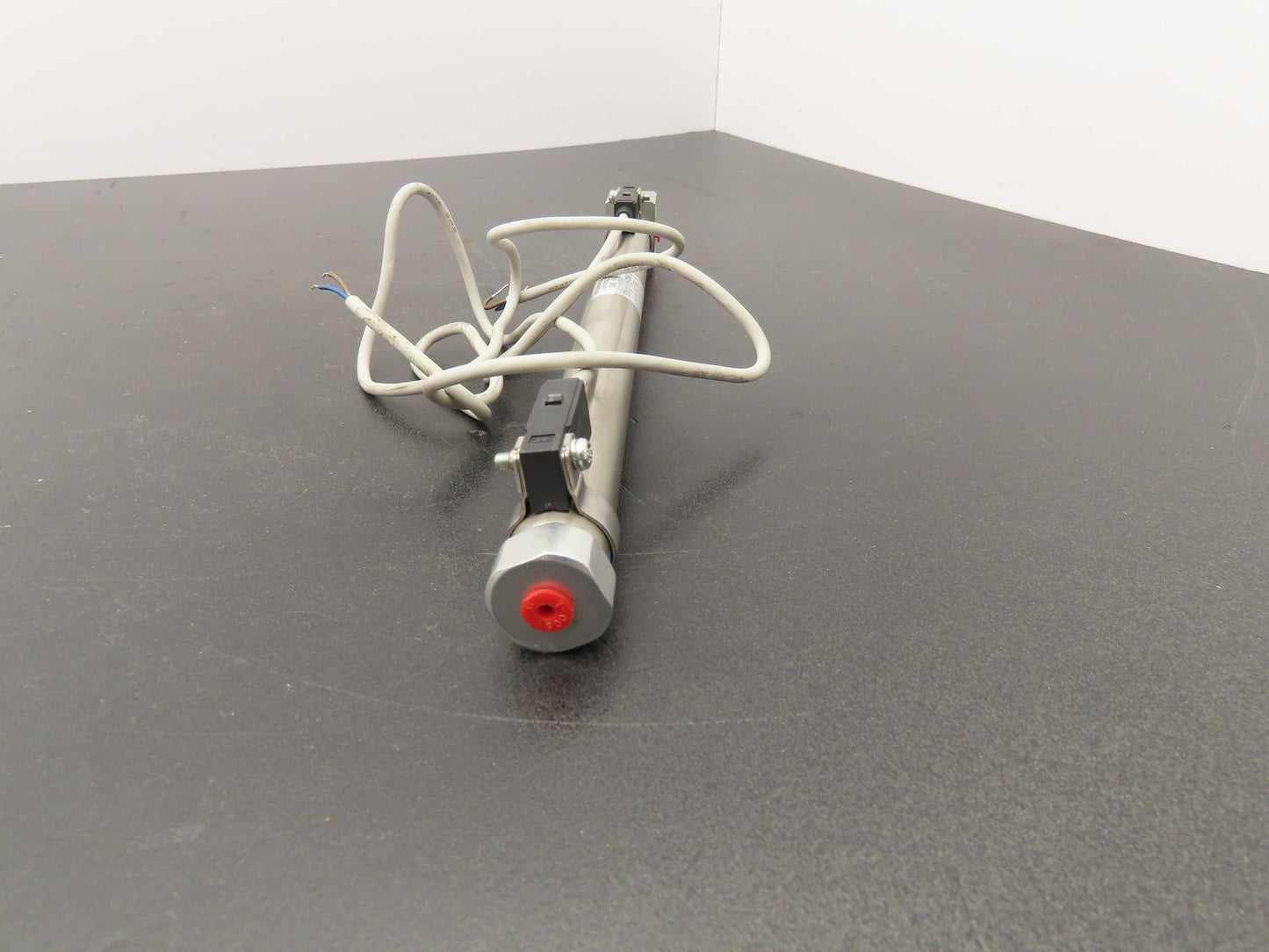 SMC CDJ2RA16-200R-H7B Pneumatic Air Cylinder 15mm Bore 200mm Stroke