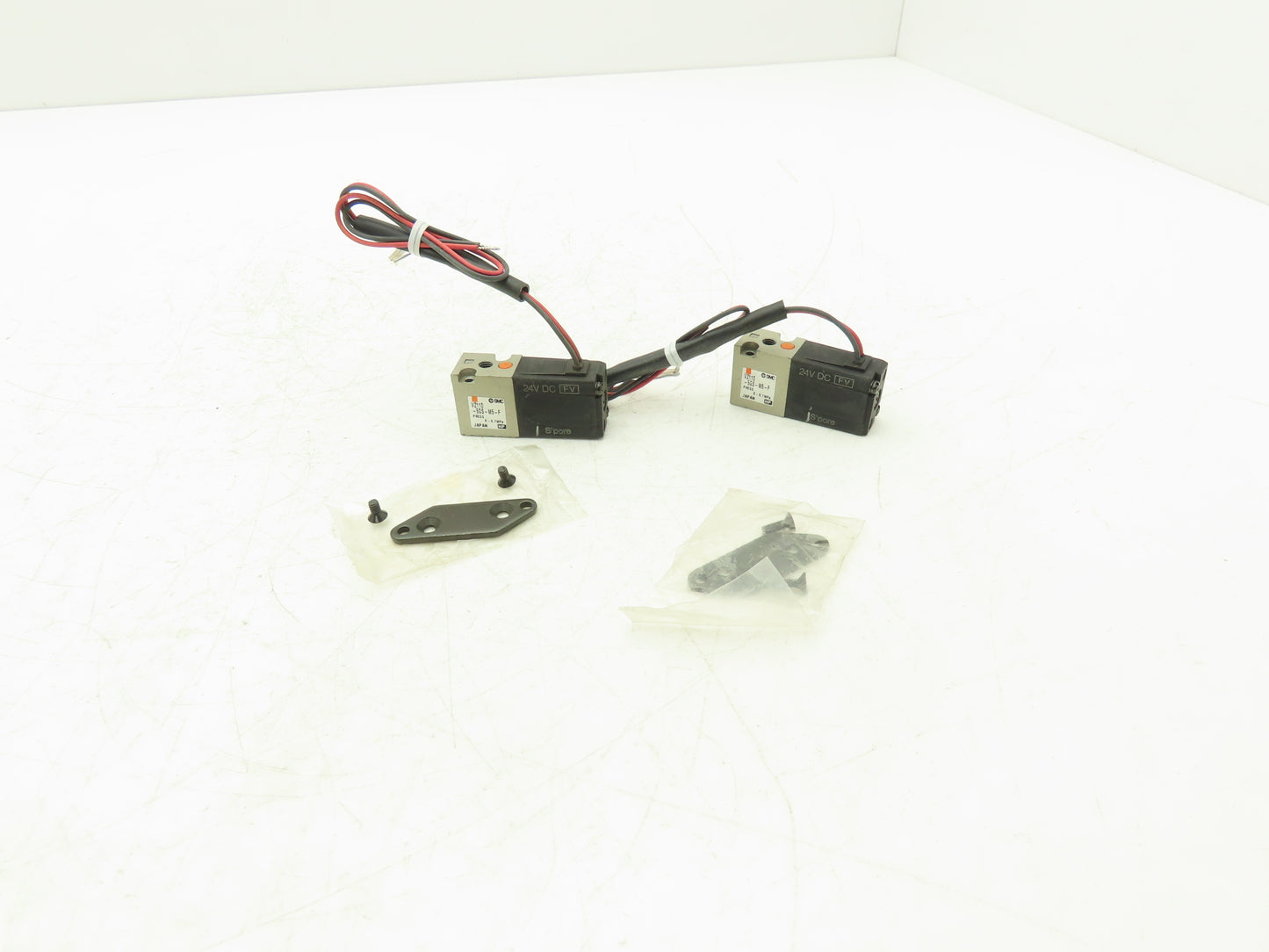 SMC VZ110-5GS-M5-F Pneumatic Air Valve Solenoid 3-way 24VDC M5 Lot of 2