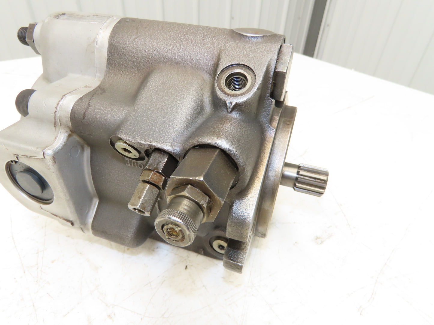 Parker PAVC33BR42W26 Hydraulic Variable Piston Pump 15 GPM 3000 PSI