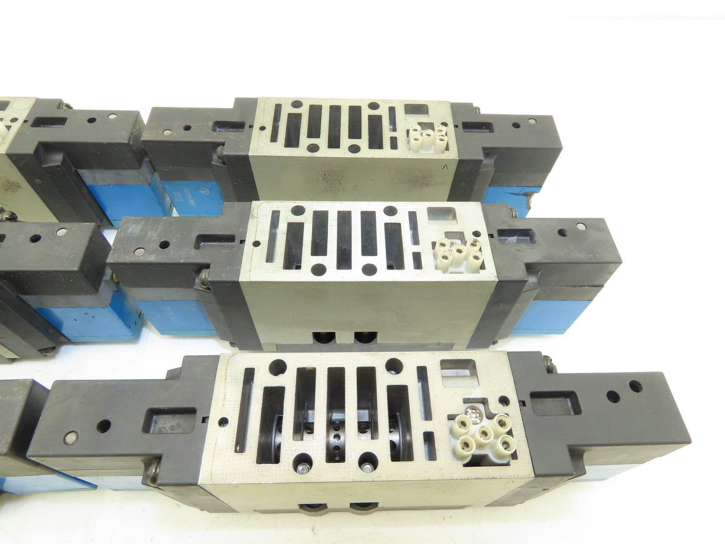 SMC VSS8-6-FG-D-3EZ-V1 Pneumatic Air Solenoid Valve Lot of 6