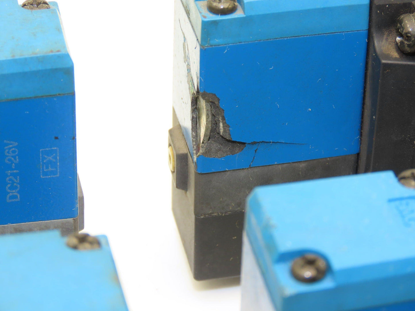 SMC VSS8-6-FG-D-3EZ-V1 Pneumatic Air Solenoid Valve Lot of 6