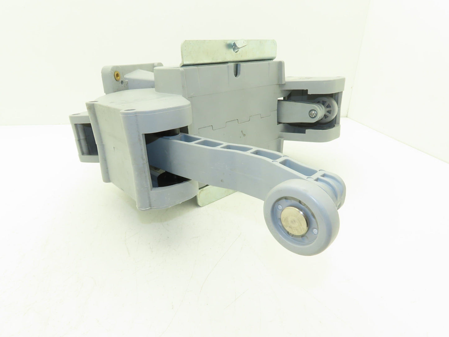 FKI Logistex Crisplant S2000 Sorter Conveyor Tilt Deck Tray Tipper Gray