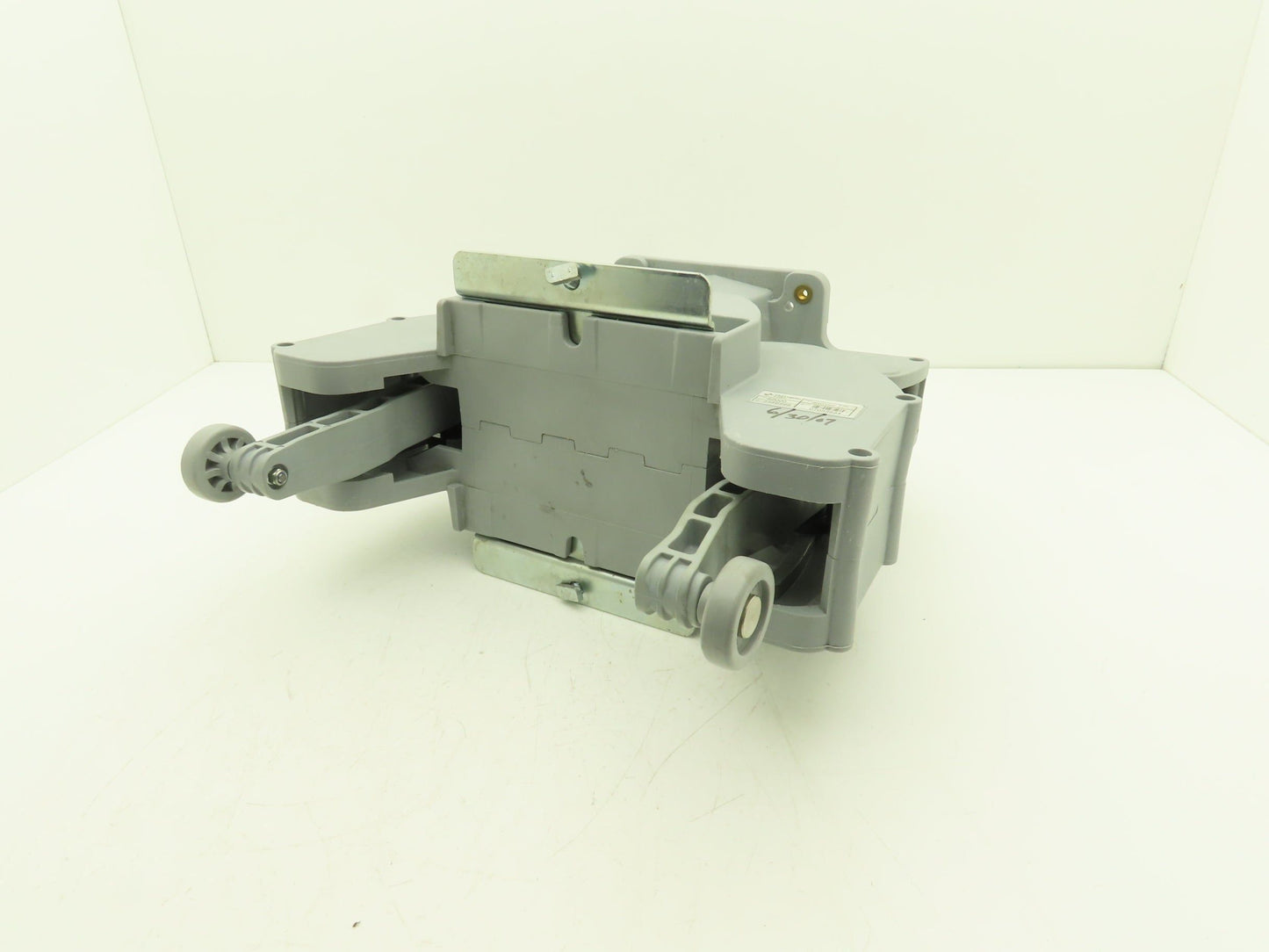 FKI Logistex Crisplant S2000 Sorter Conveyor Tilt Deck Tray Tipper Gray