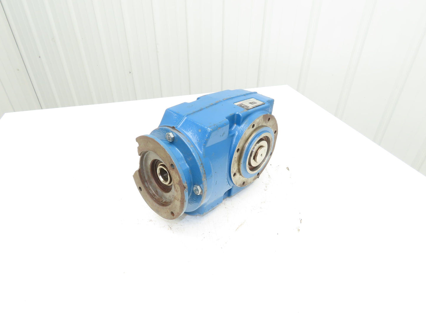 David Brown C062163.WAAR Helical Gearbox 63:1 Ratio 27rpm LH 140TC *Bad Flange*