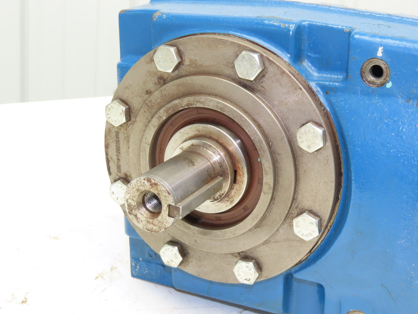 David Brown C062163.WAAR Helical Gearbox 63:1 Ratio 27rpm LH 140TC *Bad Flange*