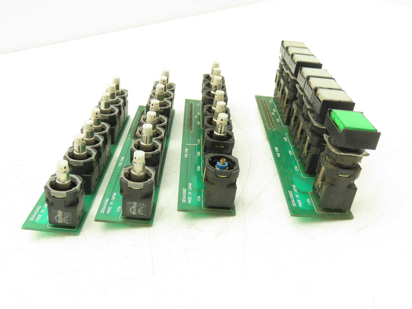 Yaskawa DE9403082 Push Button Switch Board Lot of 4