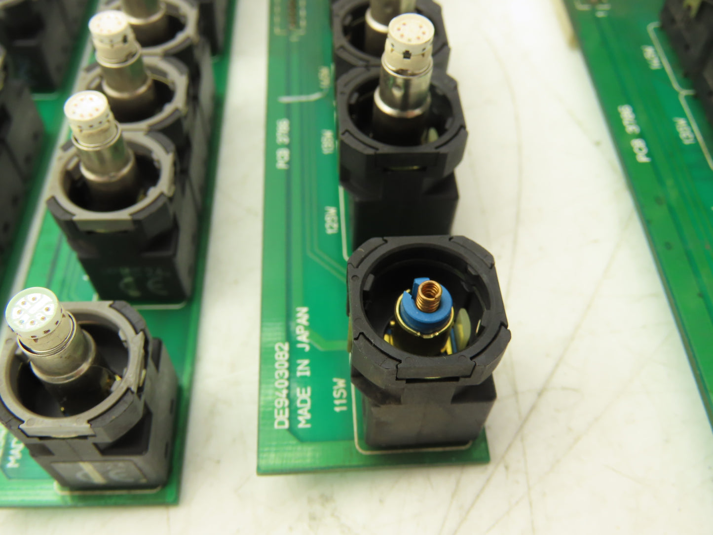 Yaskawa DE9403082 Push Button Switch Board Lot of 4