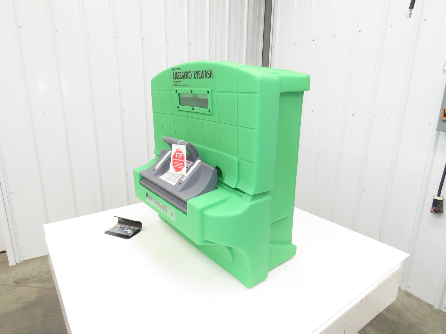 Honeywell 32-001000-000 Fendall Pure Flow 1000 Eyewash Station 15 Min 7 Gallon