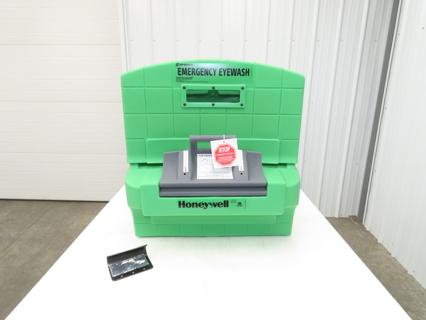 Honeywell 32-001000-000 Fendall Pure Flow 1000 Eyewash Station 15 Min 7 Gallon