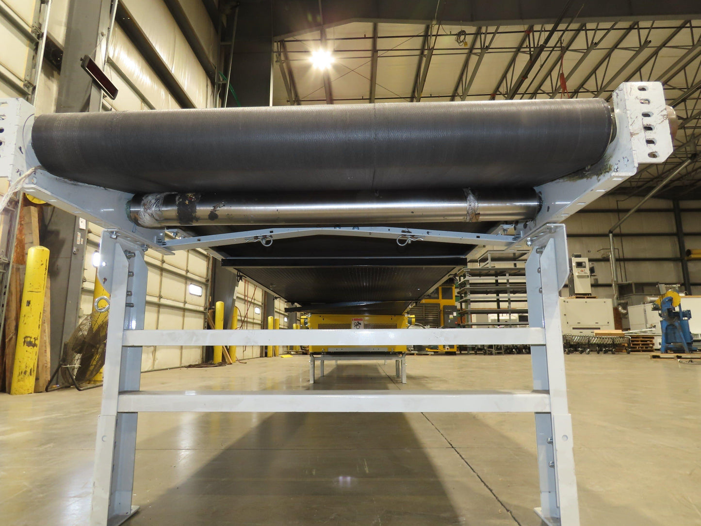 Hytrol BPC 43"x 30' 6" Slide Bed Conveyor Parcel Belt 5Hp 3PH Center Drive 98fpm