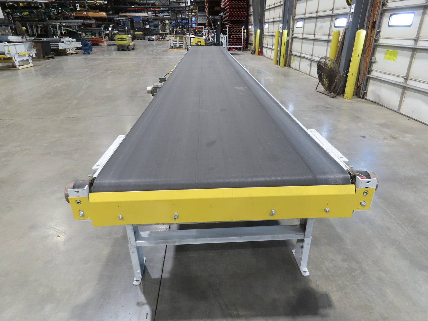 Hytrol BPC 43"x 30' 6" Slide Bed Conveyor Parcel Belt 5Hp 3PH Center Drive 98fpm