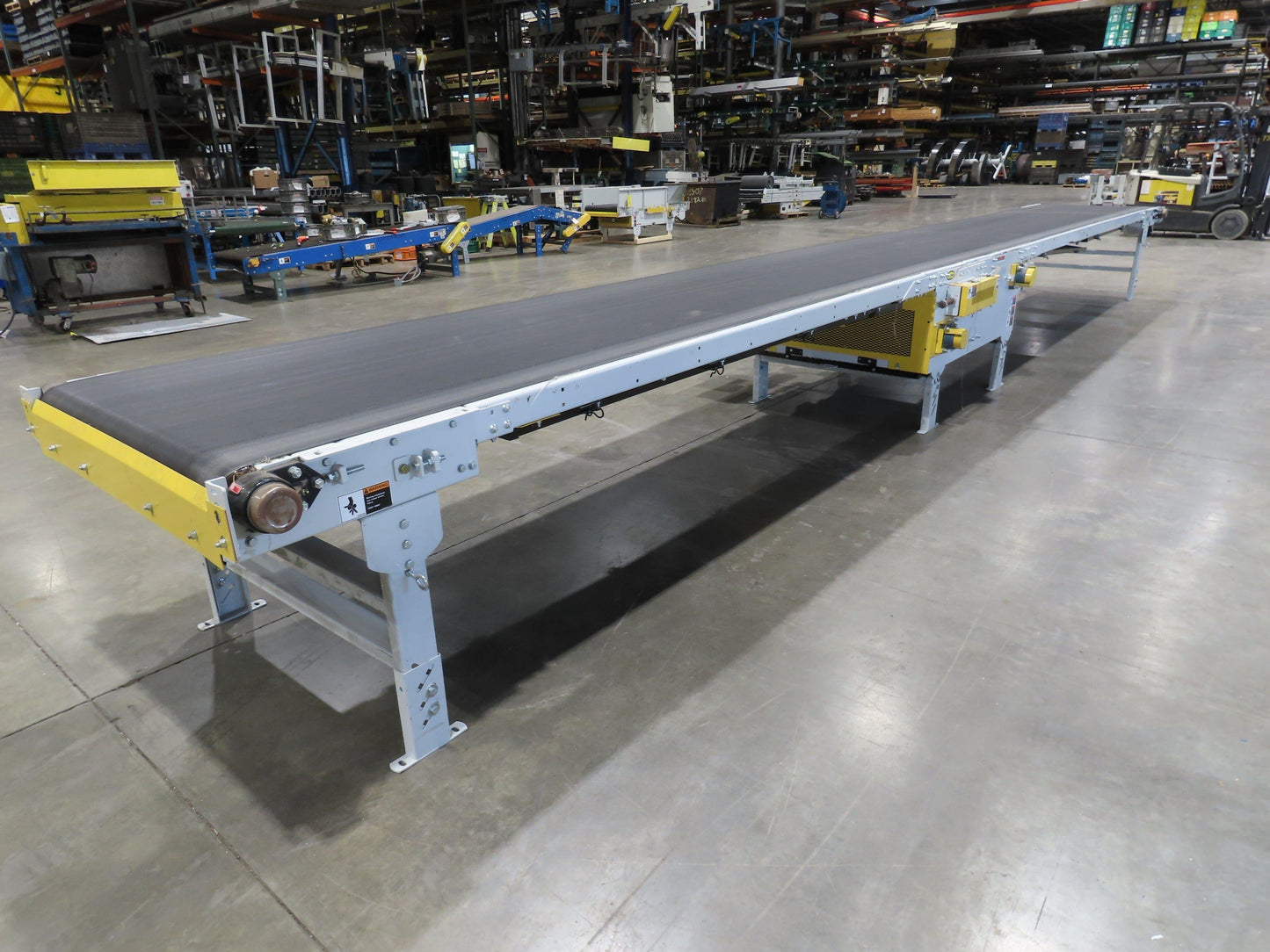 Hytrol BPC 43"x 30' 6" Slide Bed Conveyor Parcel Belt 5Hp 3PH Center Drive 98fpm