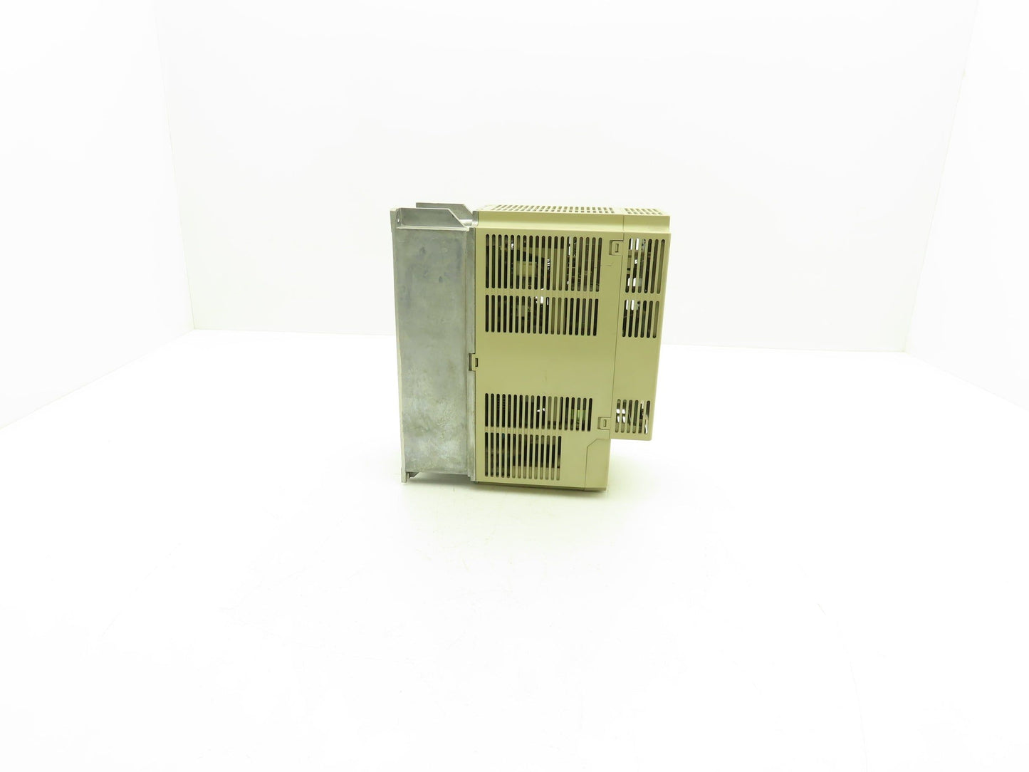 Yaskawa SGDB-10VD Servopack Servo Amplifier 200-230V 3ph In 0-230V 3ph Out
