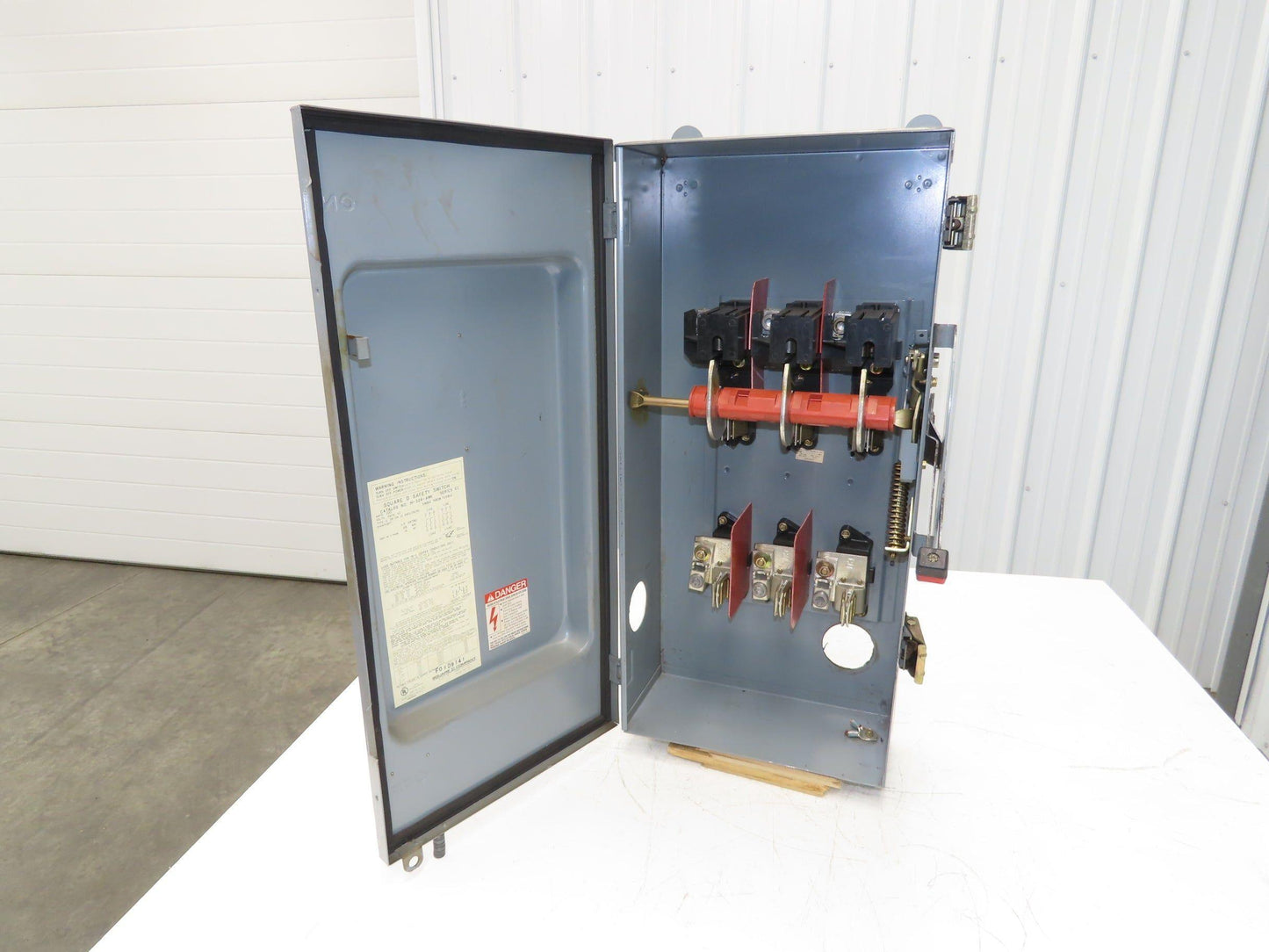 Square D H-324-AWK Fusible Safety Disconnect Switch 200A 240V 3Ph 60Hp