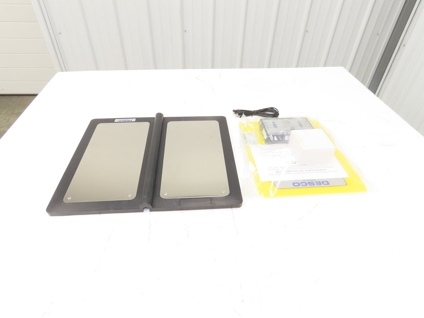 Desco 19276 ESD Personal Grounding Station Combo Tester X3 Dual Foot Plate