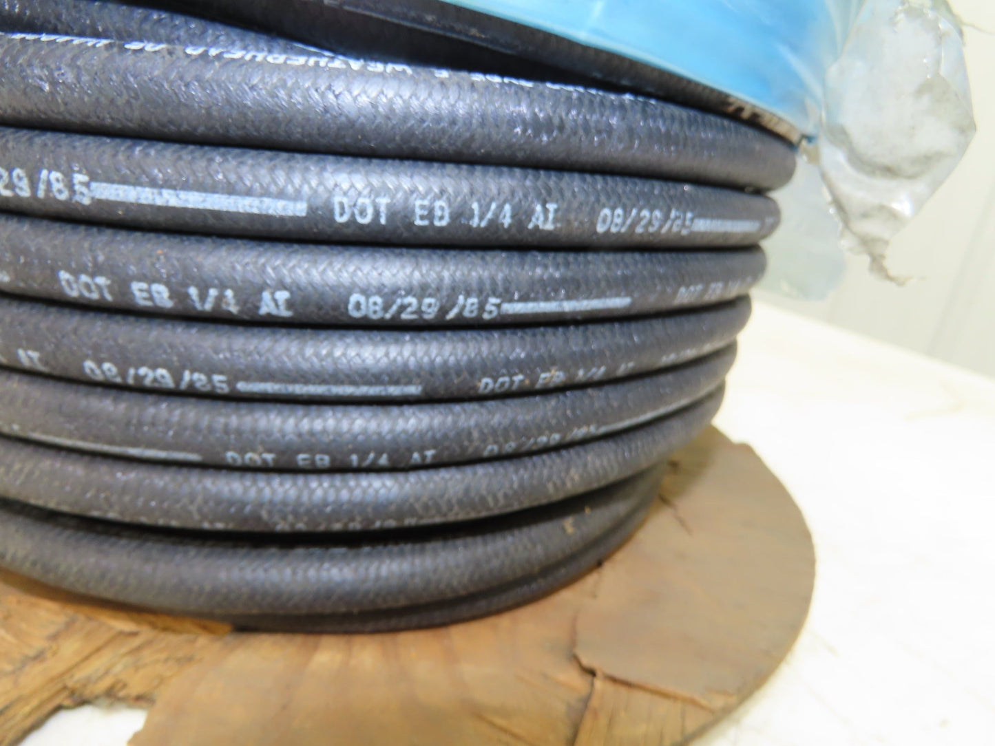 Weatherhead H-44805 1/4" ID Hydraulic Hose J1402 Type E Total 275'