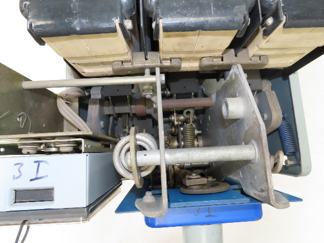 General Electric AKRU-4A-30 AK Ser Air Circuit Breaker 800A 600V Microversa Trip