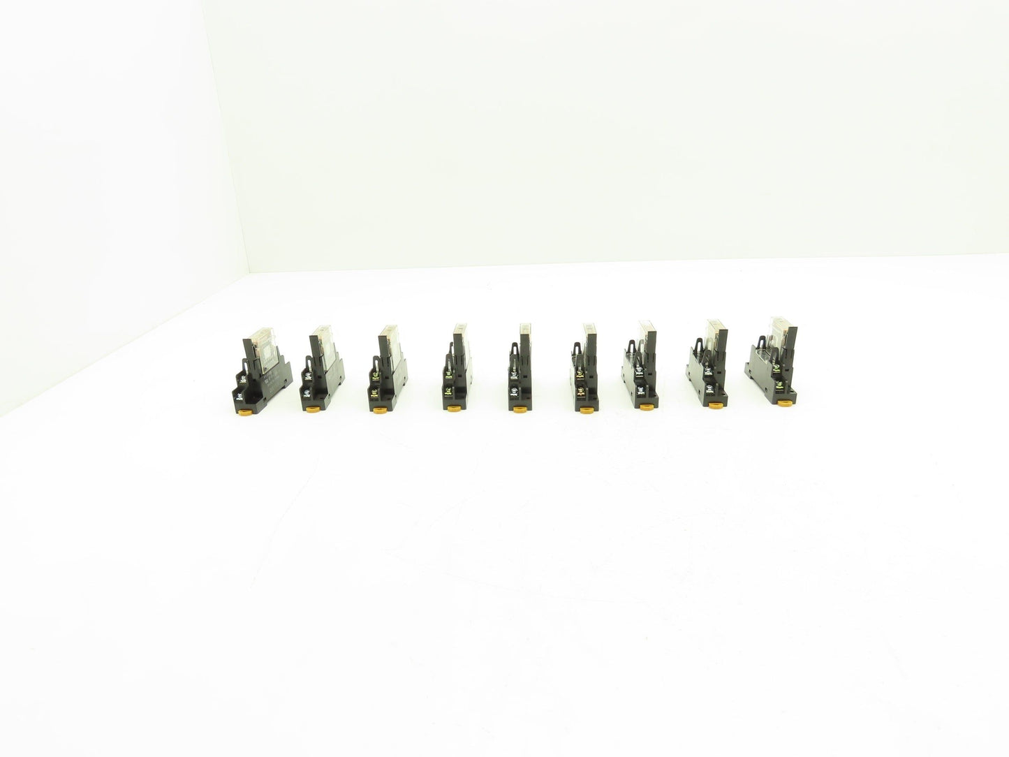 Omron G7T-1112S Relay W/Base 10A 30vdc/240-250vac 1/2Hp 24v Coil Lot of 9