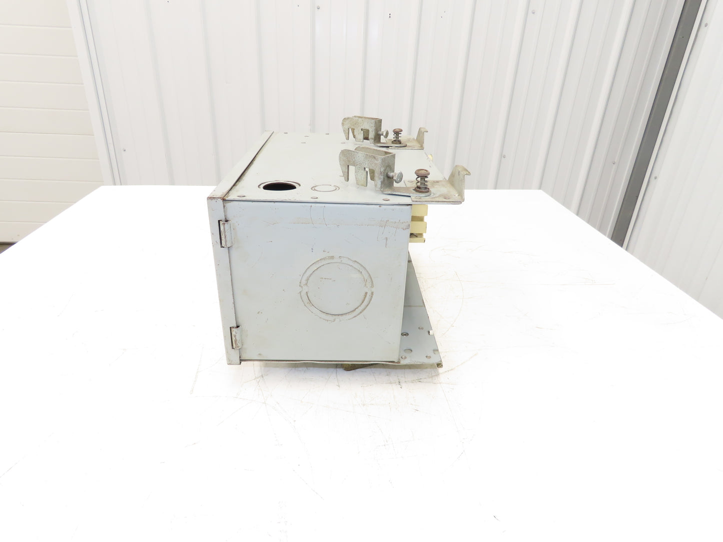Arrow Hart 12TW-351 Plug-In Fused Disconnect Bus Unit 30A 600V 20HP 3 Pole