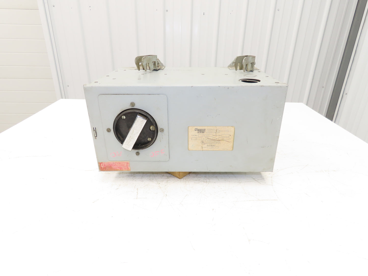 Arrow Hart 12TW-351 Plug-In Fused Disconnect Bus Unit 30A 600V 20HP 3 Pole