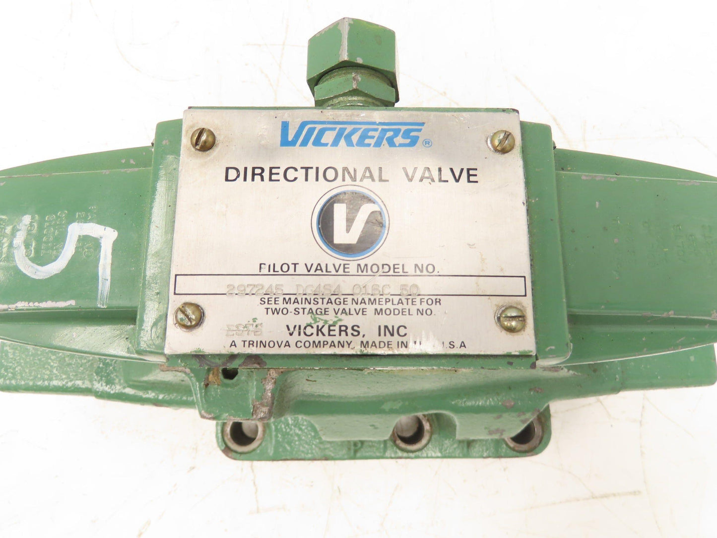 Vickers DG4S4 016C 50 Directional Solenoid Valve 115V CETOP 10 Base