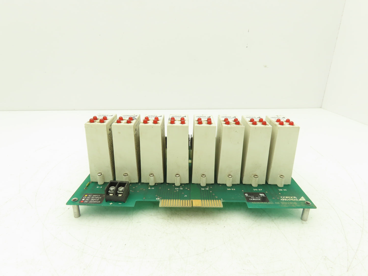 Gordos Arkansas PB-32Q Circuit Board with 8 IDC5Q 4-Channel input Modules