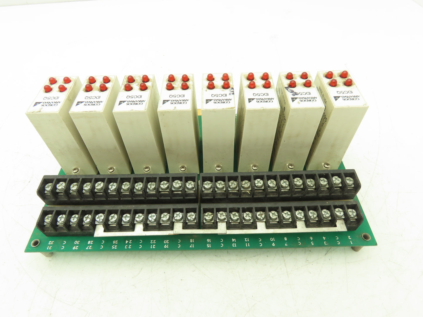 Gordos Arkansas PB-32Q Circuit Board with 8 IDC5Q 4-Channel input Modules