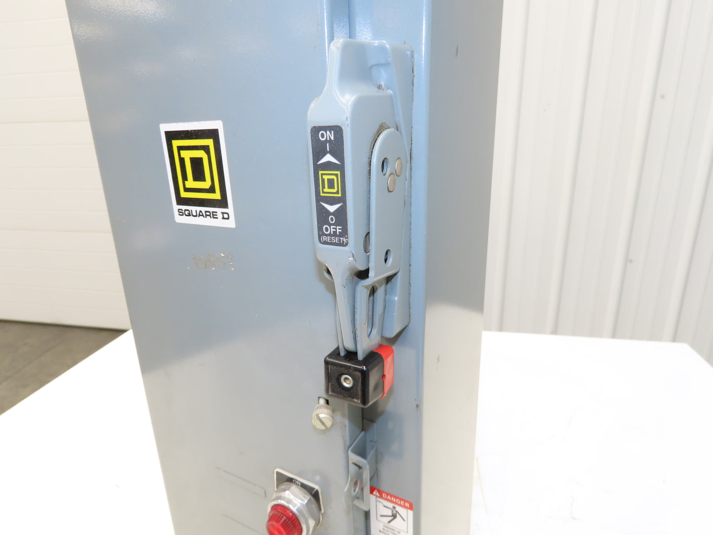 Square D 8538SBG63V80CFF4P1P2TX11 Combination Starter Fusible 30A 600V 3PH 2HP