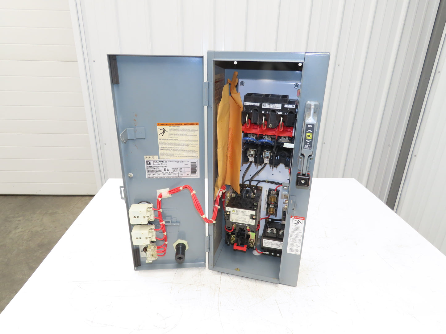 Square D 8538SBG63V80CFF4P1P2TX11 Combination Starter Fusible 30A 600V 3PH 2HP