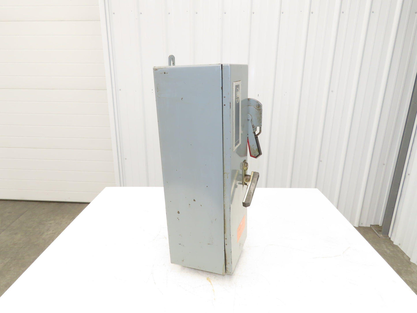 Allen-Bradley 512-BJB-6X-24 Combination Starter Fusible 600V 3PH 10HP 	120V Coil