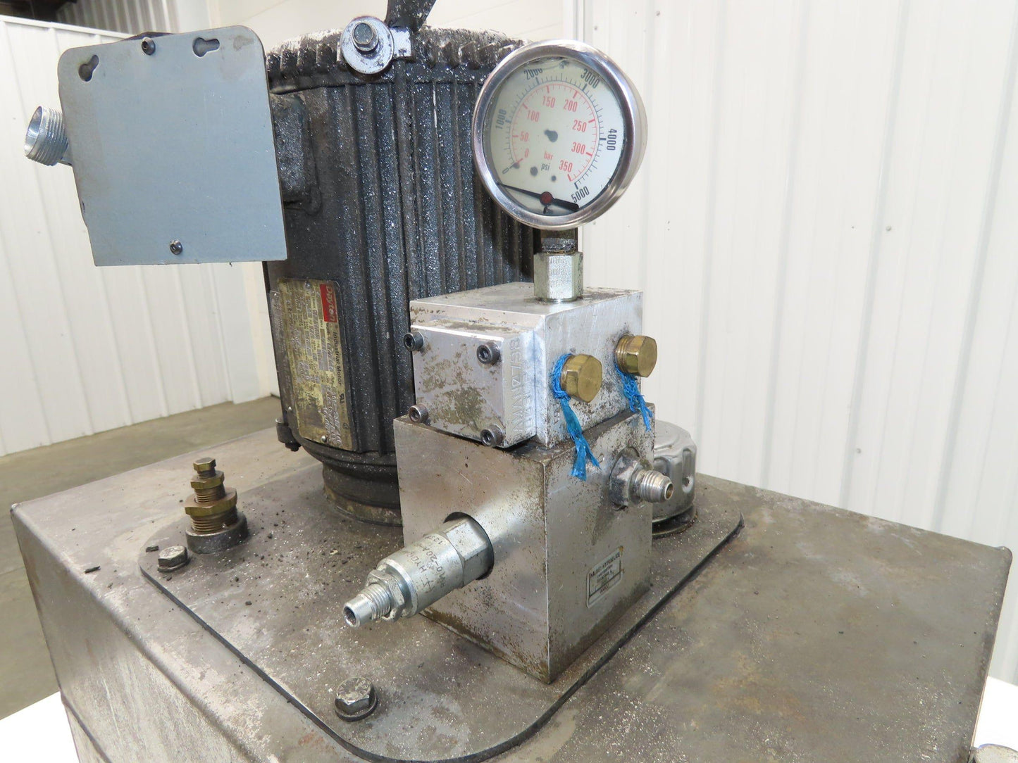 Haldex 6W632 Hydraulic Power Unit 15 Gal Tank 2.5gpm 3000psi 5Hp 230/460V 3PH