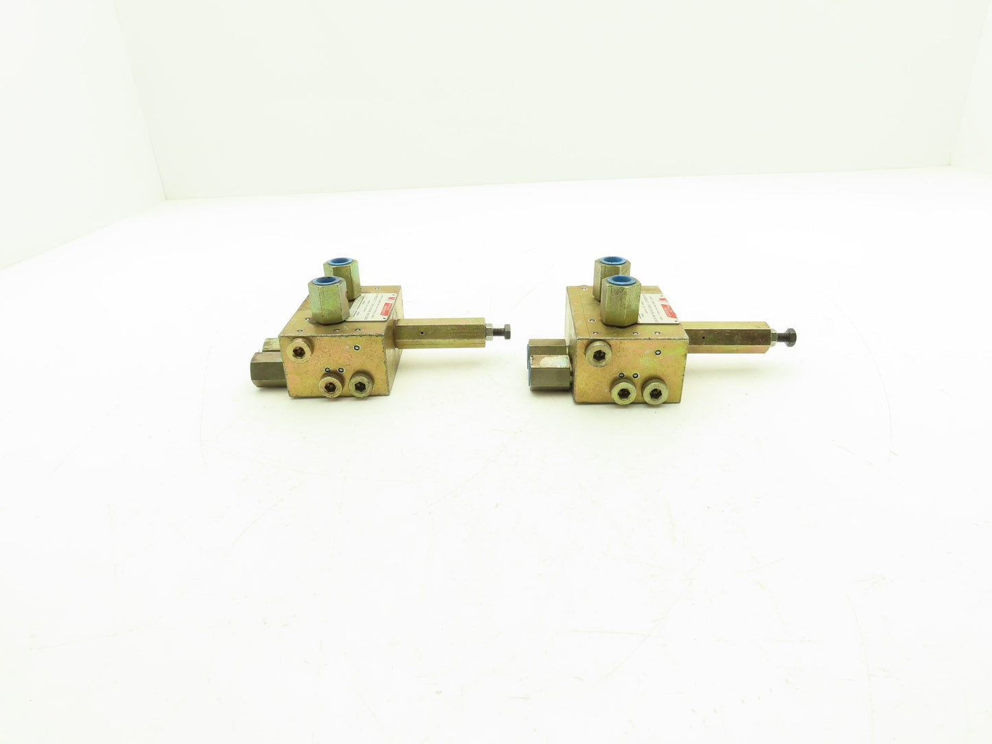 Malco B1000 Lubricator Valve Block 1/4"NPT  Lot of 2